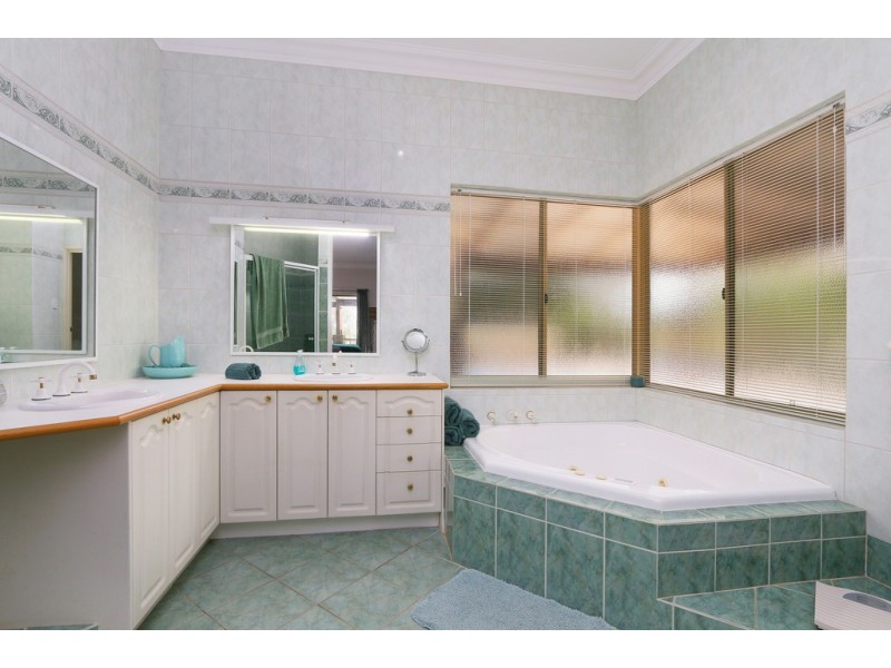 26 Casella Place, Wandi WA 6167