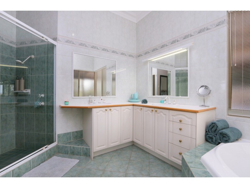 26 Casella Place, Wandi WA 6167