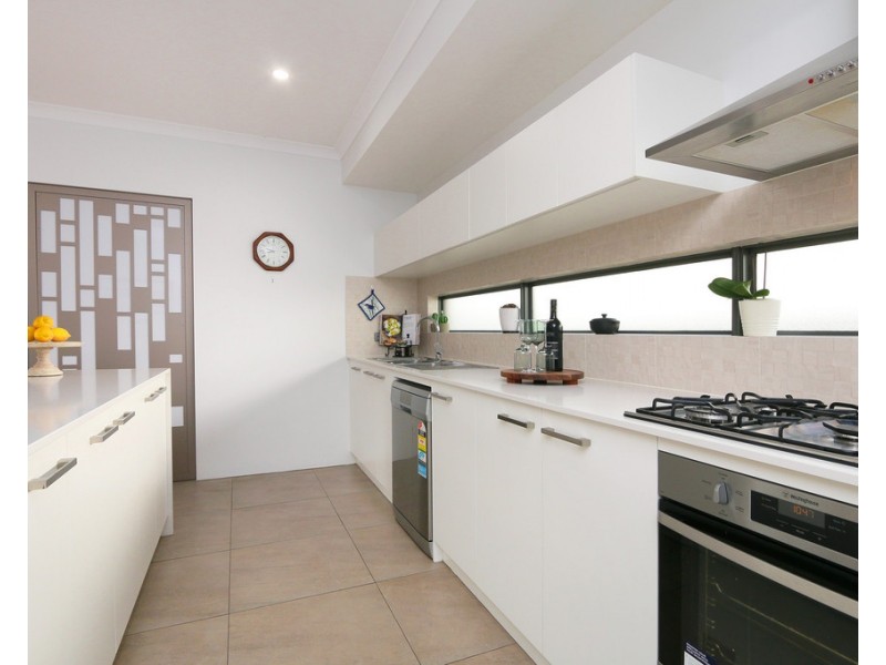 2A Hodgson Place, Kardinya WA 6163