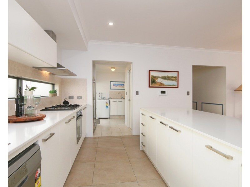 2A Hodgson Place, Kardinya WA 6163