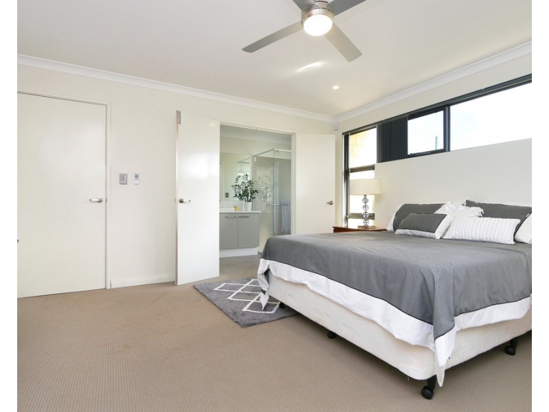 2A Hodgson Place, Kardinya WA 6163
