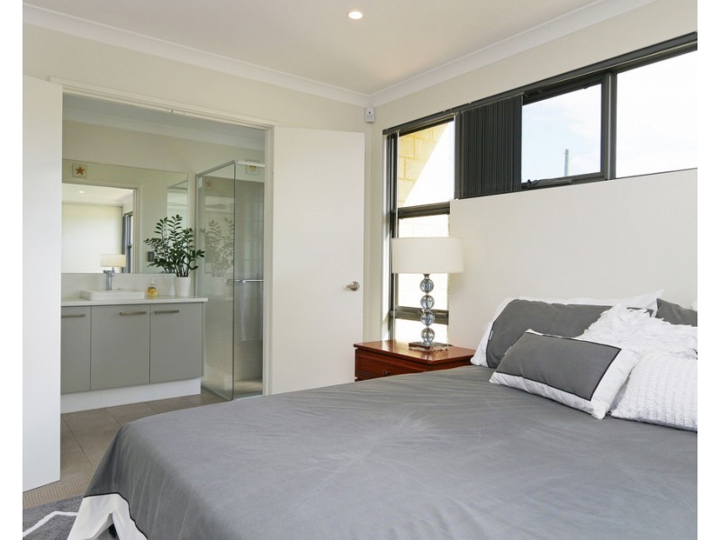 2A Hodgson Place, Kardinya WA 6163