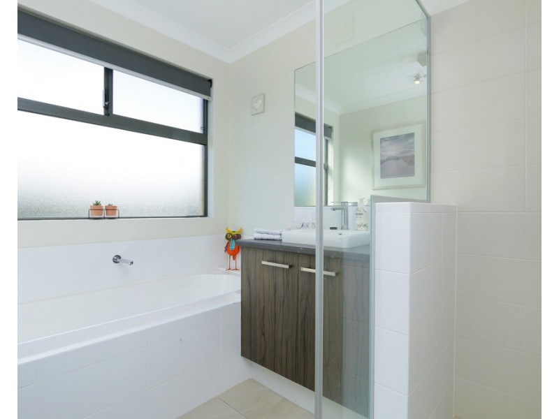 2A Hodgson Place, Kardinya WA 6163