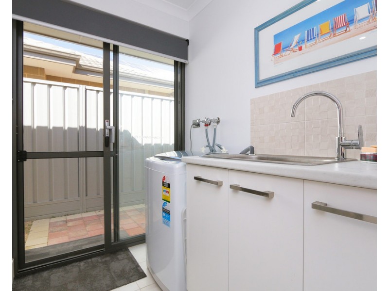 2A Hodgson Place, Kardinya WA 6163