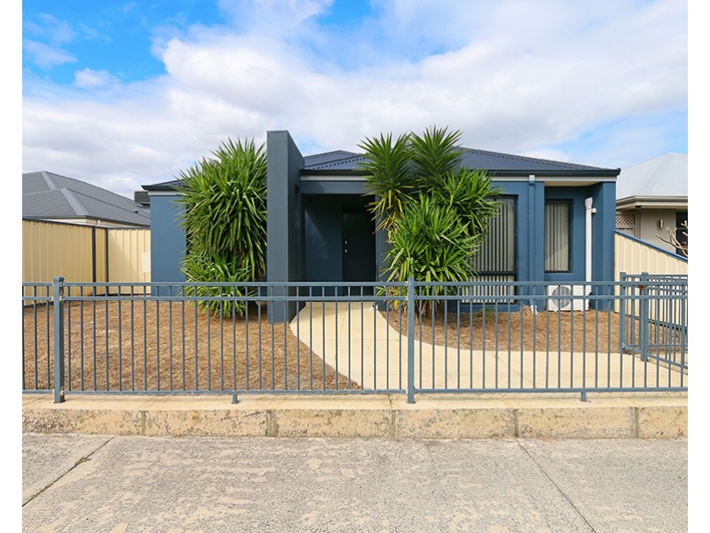 3 Oak Ridge Meander, Success WA 6164
