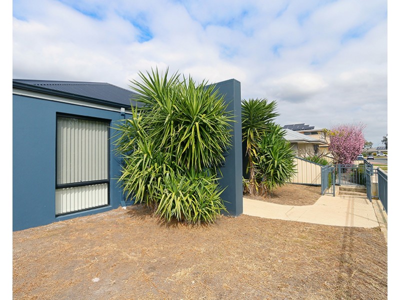 3 Oak Ridge Meander, Success WA 6164