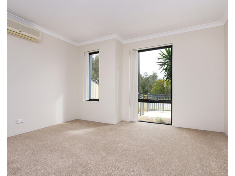 3 Oak Ridge Meander, Success WA 6164