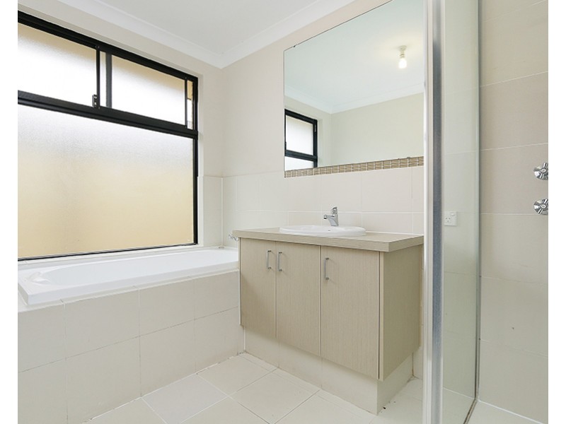 3 Oak Ridge Meander, Success WA 6164