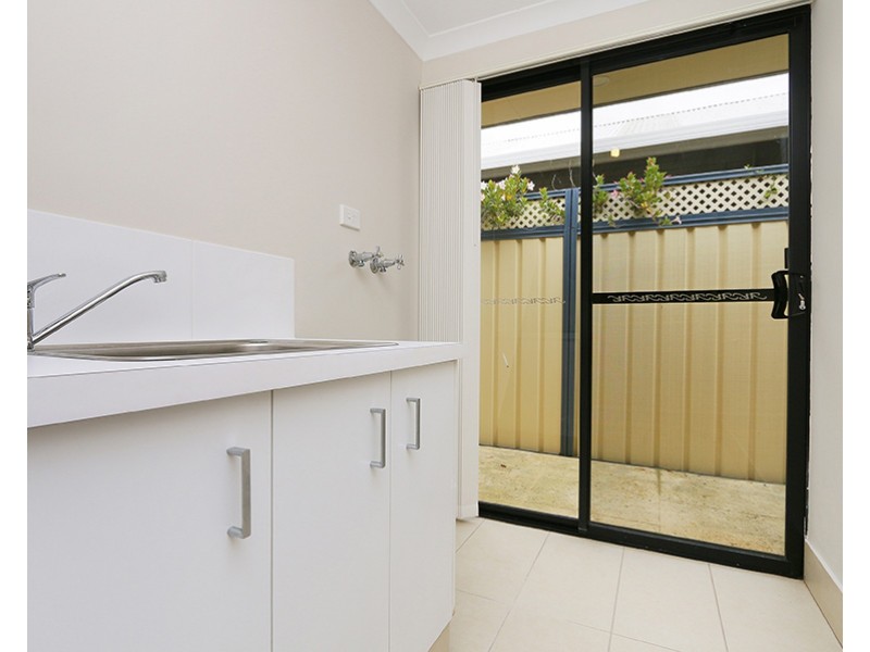 3 Oak Ridge Meander, Success WA 6164