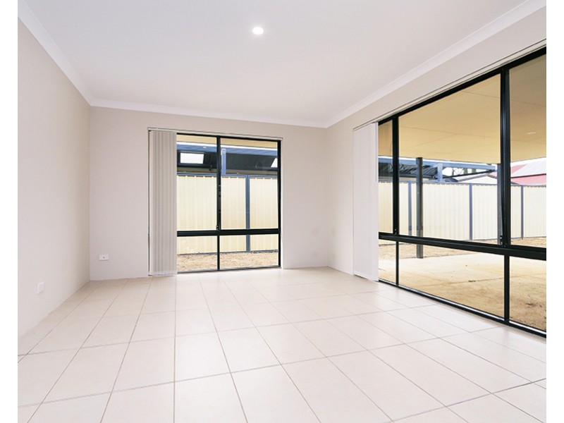 3 Oak Ridge Meander, Success WA 6164