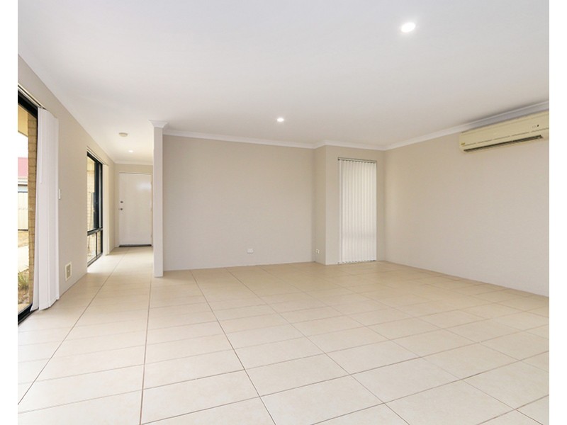 3 Oak Ridge Meander, Success WA 6164