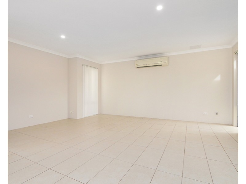 3 Oak Ridge Meander, Success WA 6164