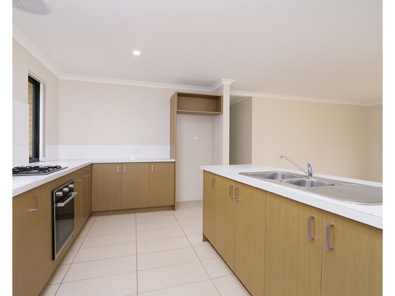 3 Oak Ridge Meander, Success WA 6164