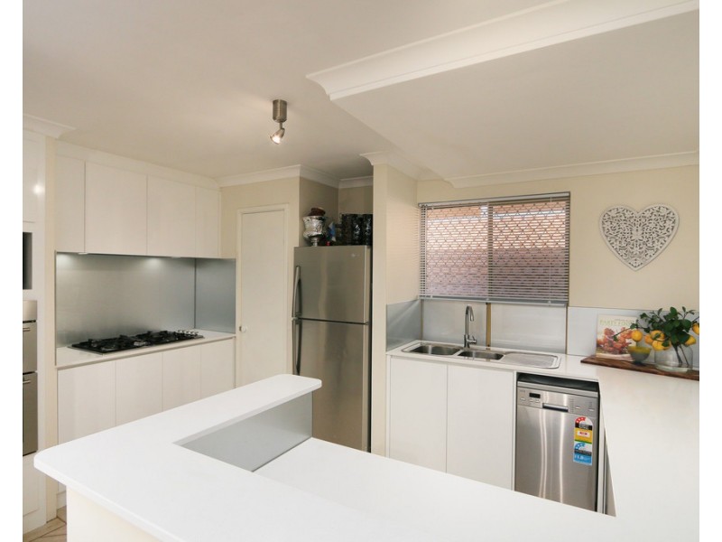 12 Waring Way, Kardinya WA 6163