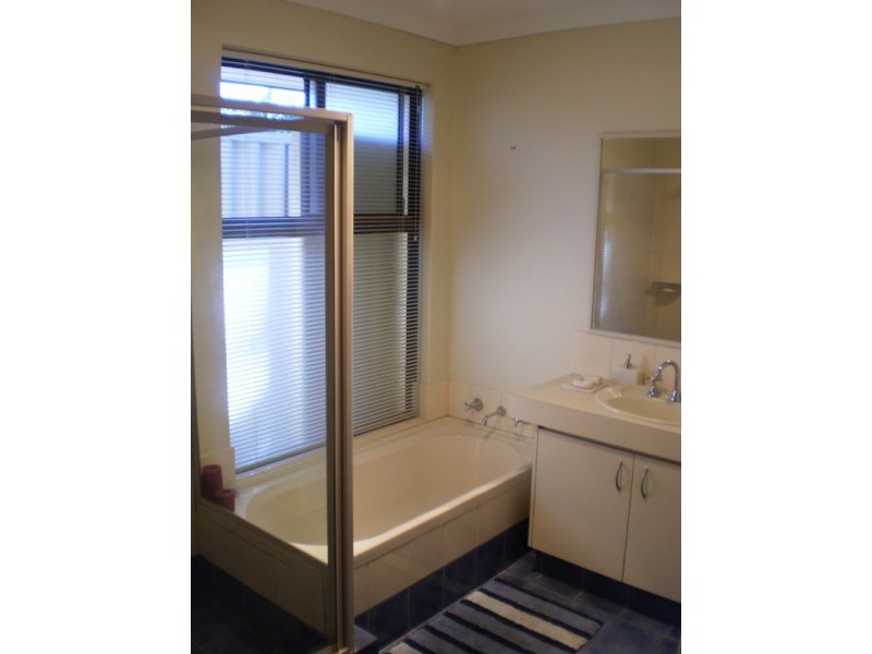 8 Silvereye Court, Beeliar WA 6164