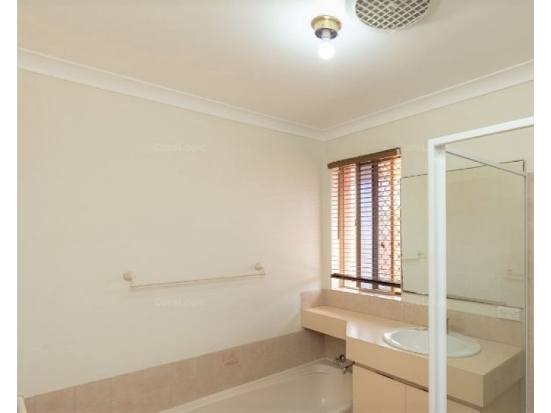 4/7 Tarun Court, Cannington WA 6107