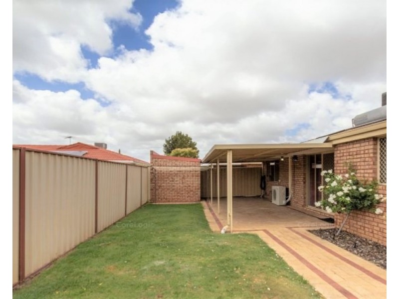 4/7 Tarun Court, Cannington WA 6107