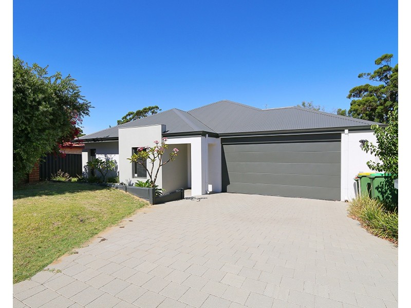 4 Truslove Close, Willagee WA 6156