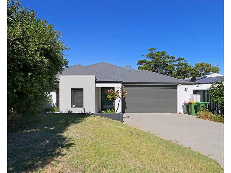 4 Truslove Close, Willagee WA 6156