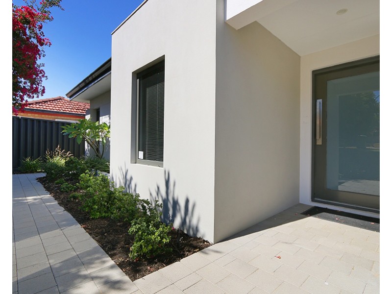 4 Truslove Close, Willagee WA 6156