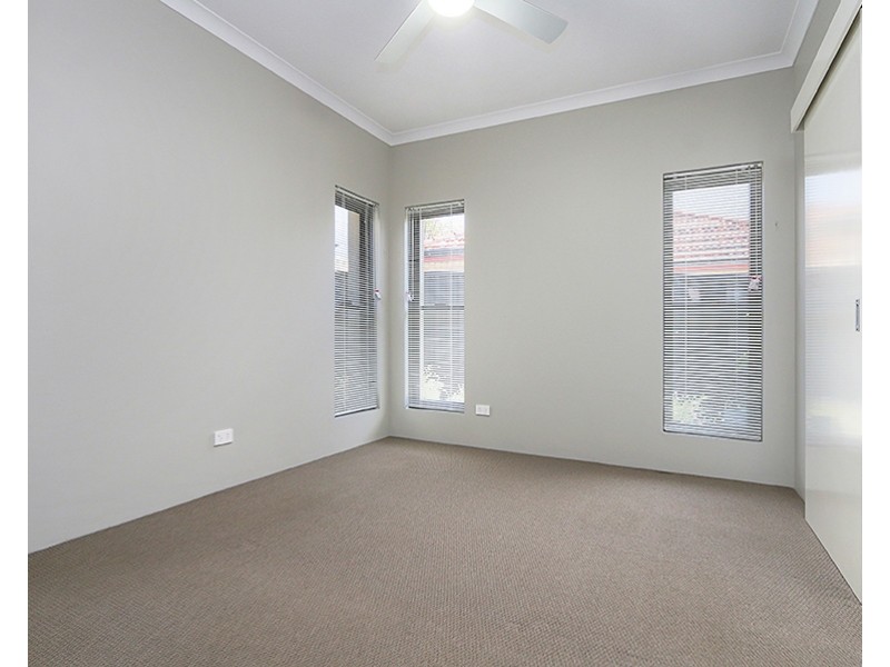4 Truslove Close, Willagee WA 6156