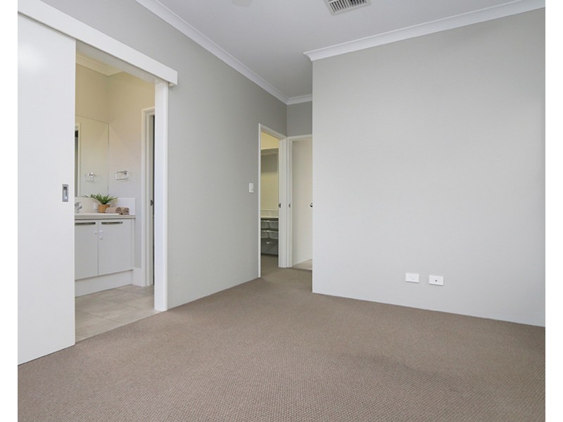 4 Truslove Close, Willagee WA 6156