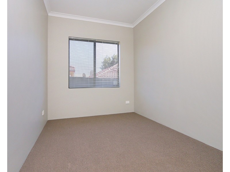 4 Truslove Close, Willagee WA 6156
