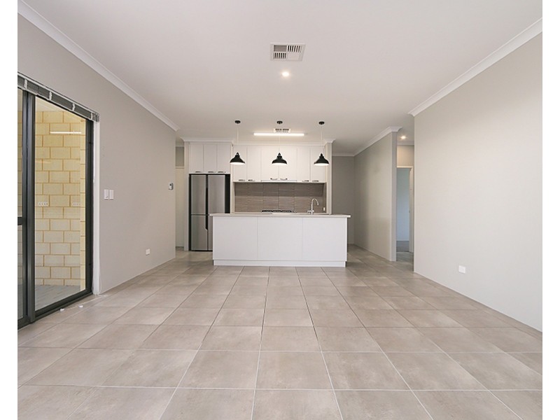 4 Truslove Close, Willagee WA 6156
