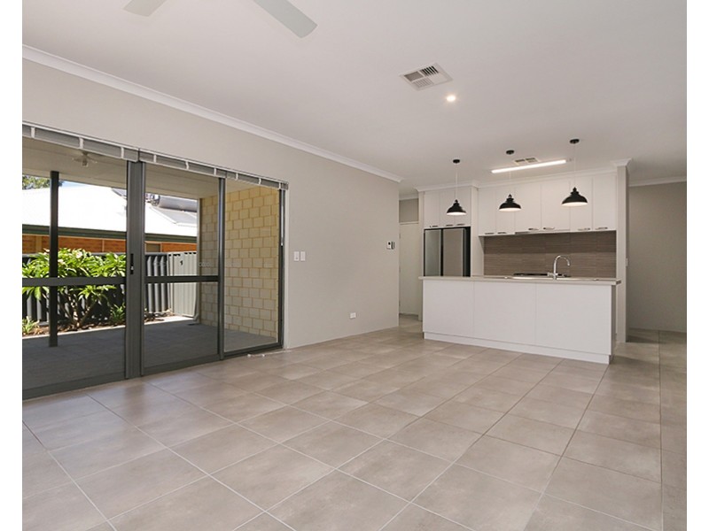 4 Truslove Close, Willagee WA 6156