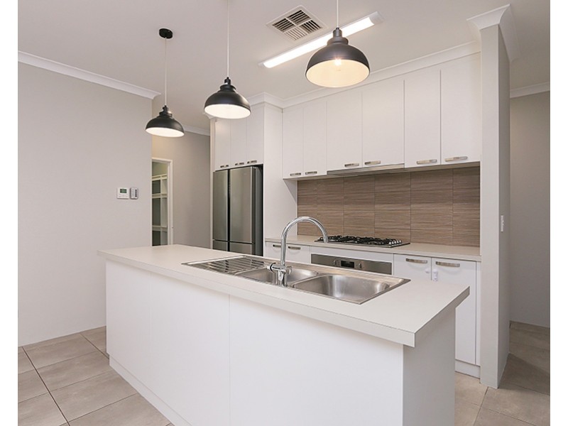 4 Truslove Close, Willagee WA 6156