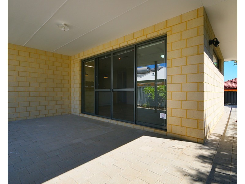 4 Truslove Close, Willagee WA 6156