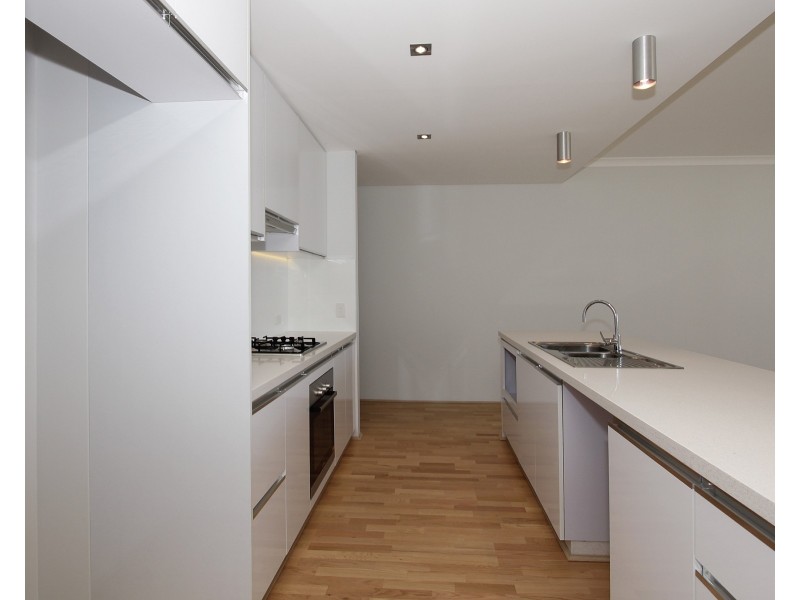 2/7 College Corner, O’connor WA 6163