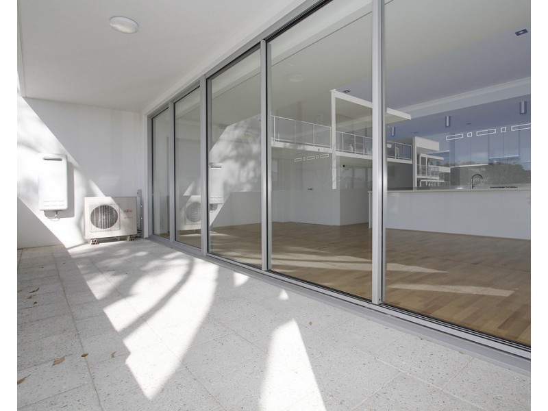 2/7 College Corner, O’connor WA 6163