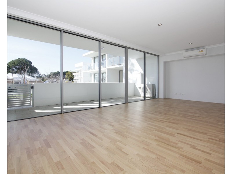 2/7 College Corner, O’connor WA 6163