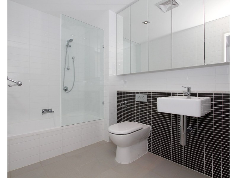 2/7 College Corner, O’connor WA 6163