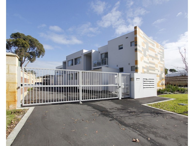 2/7 College Corner, O’connor WA 6163