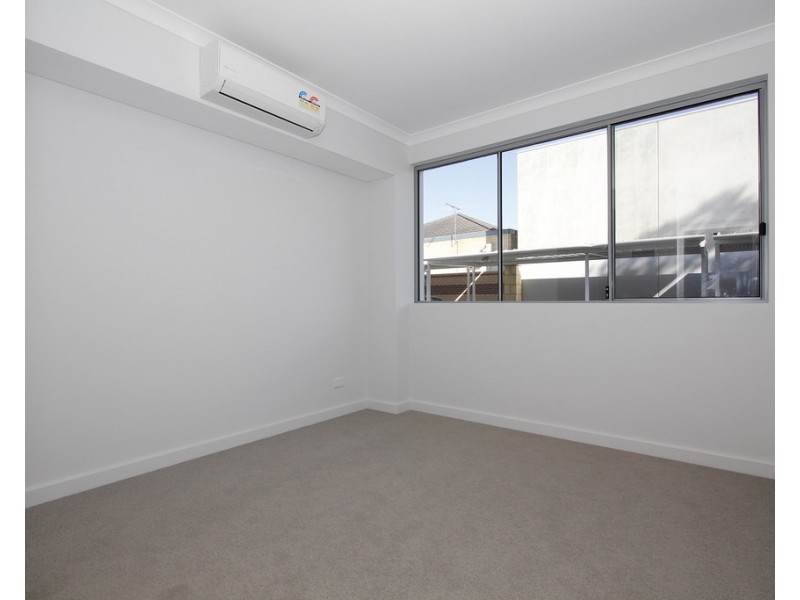 2/7 College Corner, O’connor WA 6163