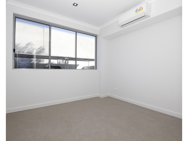 2/7 College Corner, O’connor WA 6163