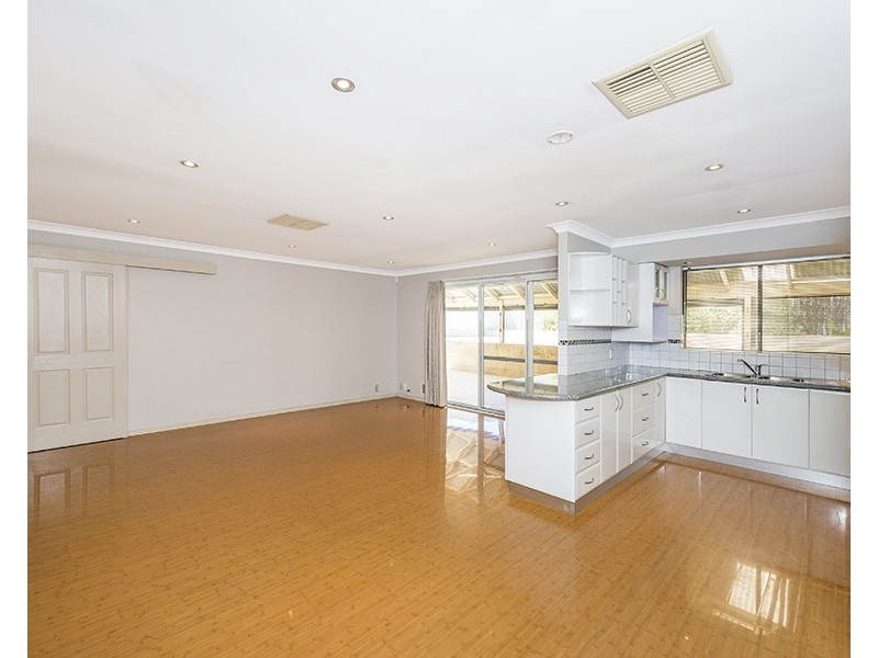 16 Sowden Drive, Samson WA 6163