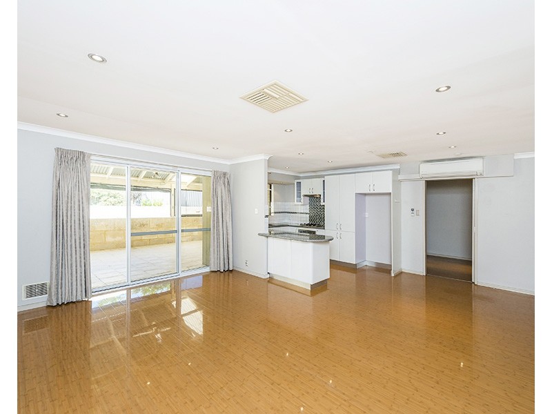 16 Sowden Drive, Samson WA 6163