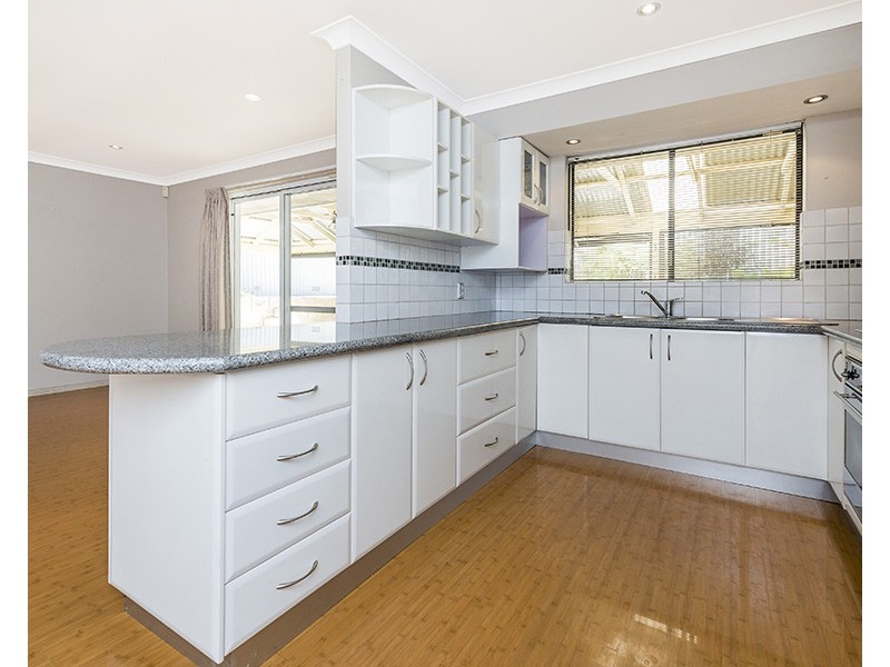 16 Sowden Drive, Samson WA 6163