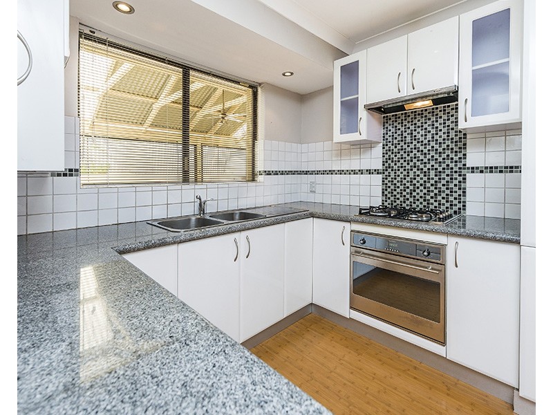 16 Sowden Drive, Samson WA 6163