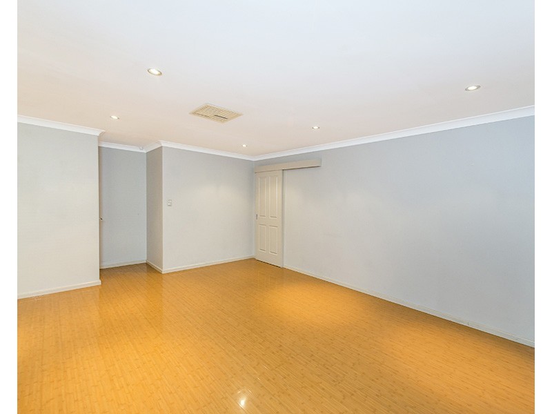 16 Sowden Drive, Samson WA 6163