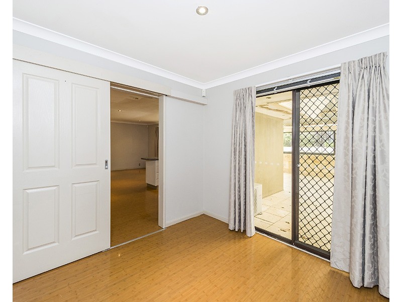 16 Sowden Drive, Samson WA 6163