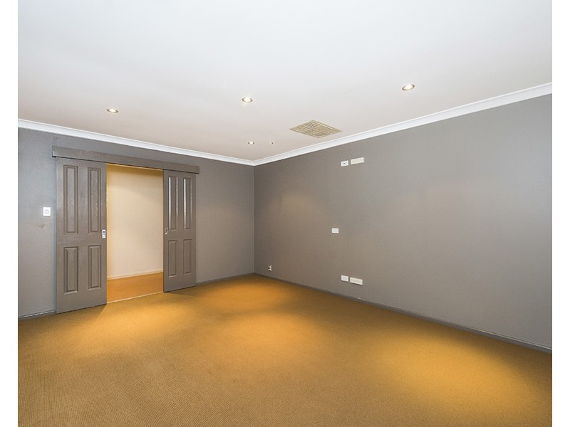 16 Sowden Drive, Samson WA 6163