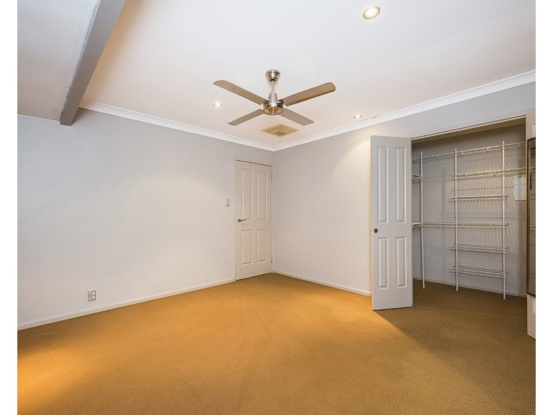 16 Sowden Drive, Samson WA 6163