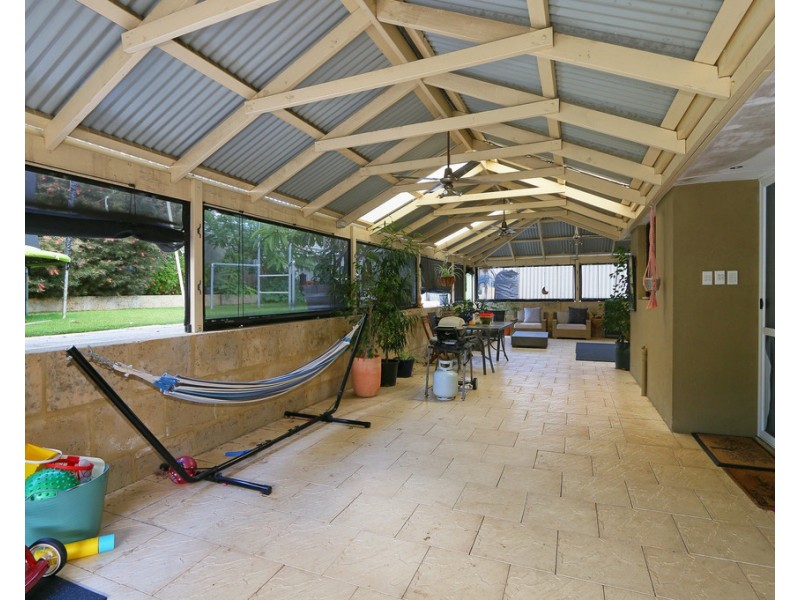 16 Sowden Drive, Samson WA 6163