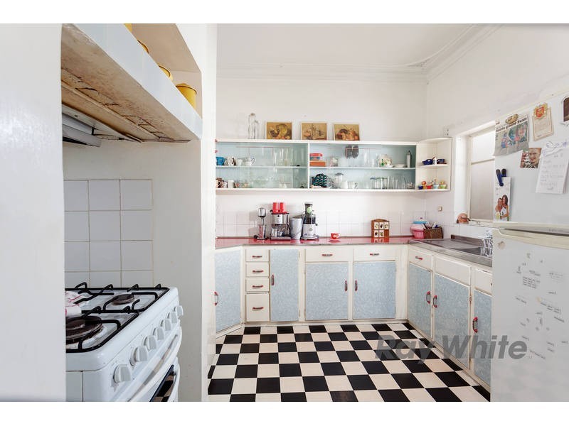 12 Redmond Road, Hamilton Hill WA 6163