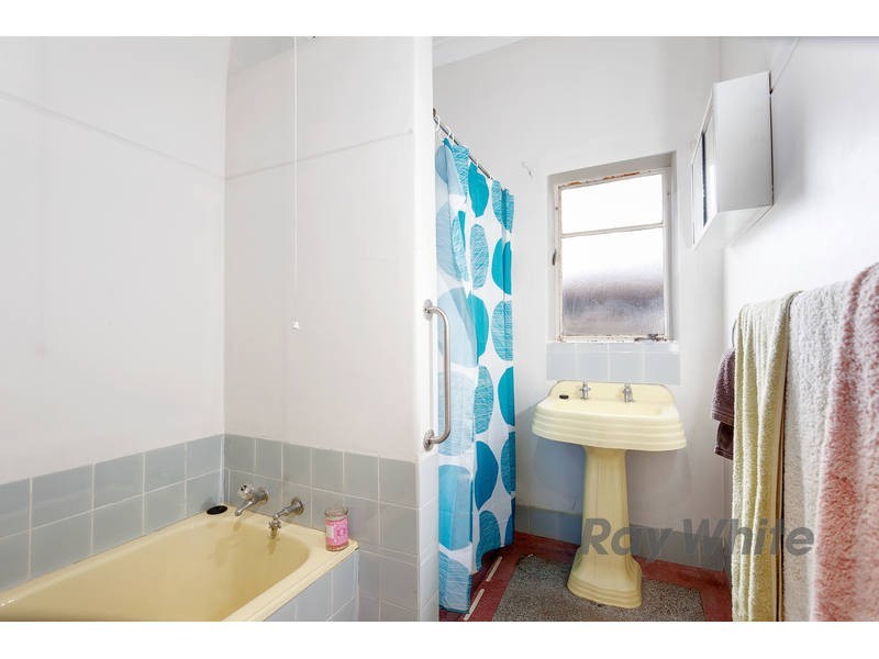 12 Redmond Road, Hamilton Hill WA 6163