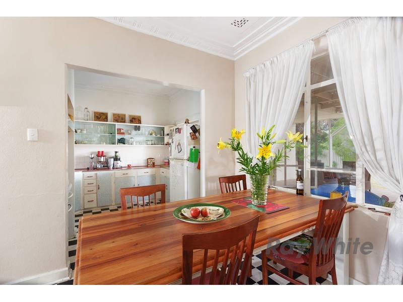 12 Redmond Road, Hamilton Hill WA 6163